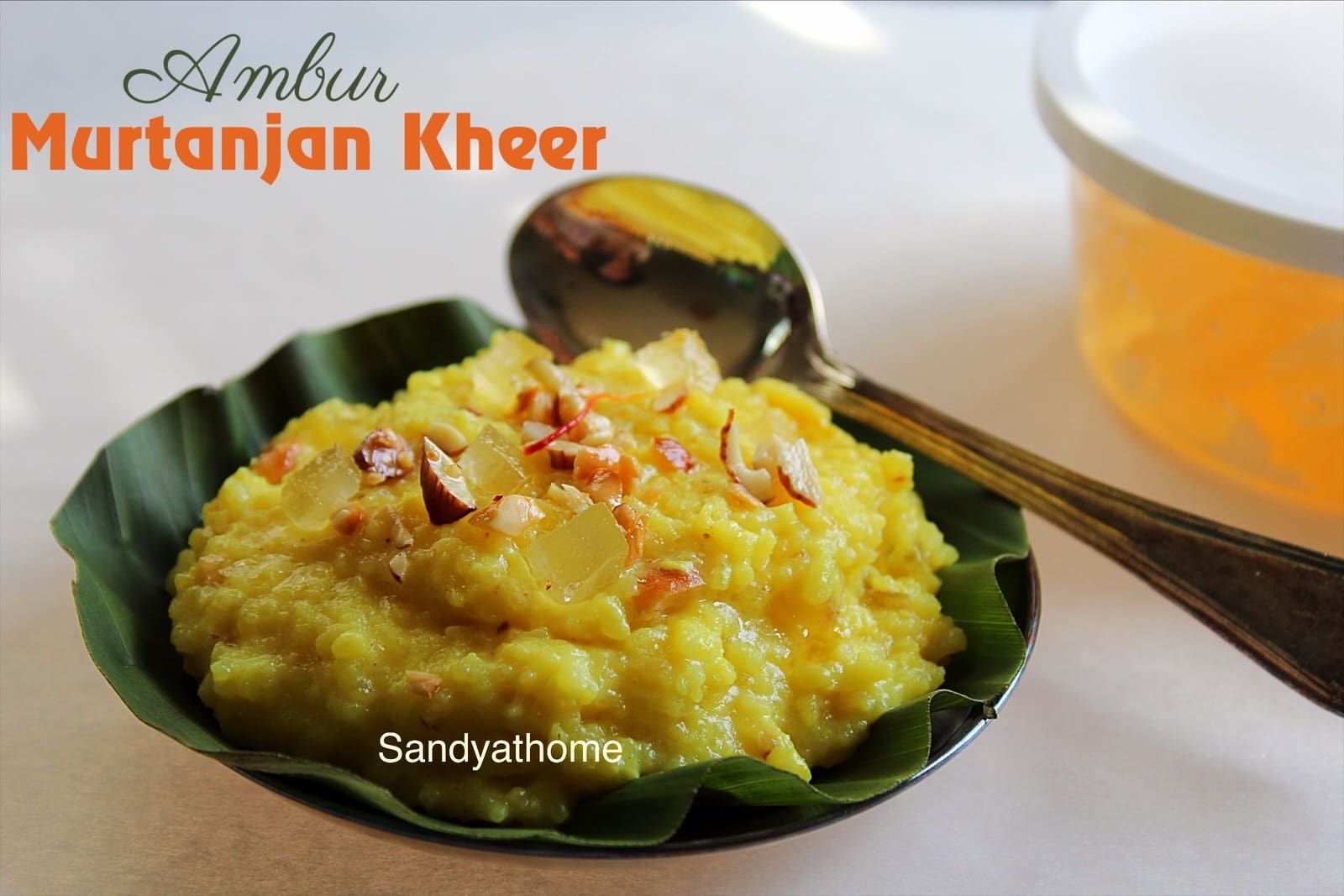 Traditional Ambur-style Murtanjan Kheer served on a banana leaf after biryani in a Tamil Muslim wedding feast